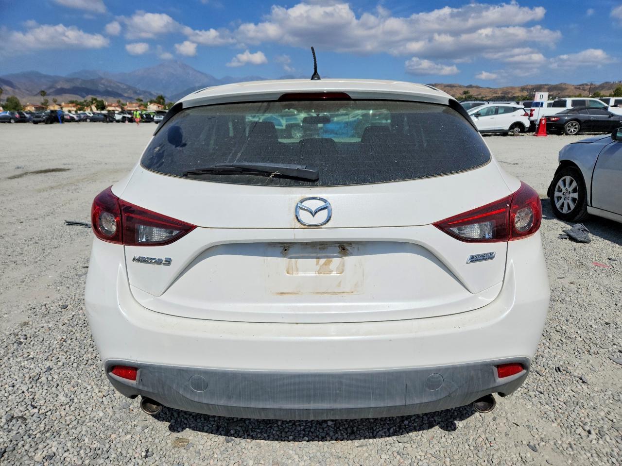 Mazda Mazda3 Hat
