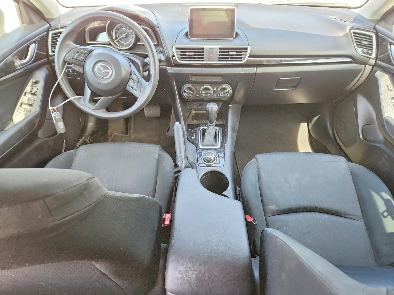 Mazda Mazda3 Hat