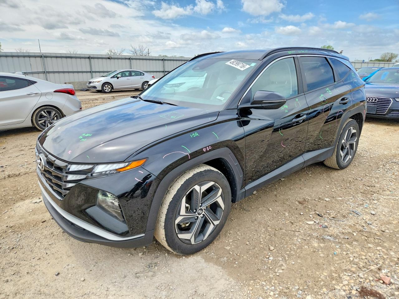 Salvage Hyundai TUCSON Image