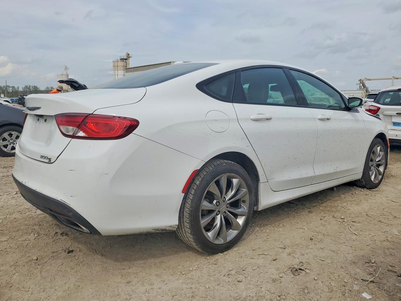 Chrysler 200 S