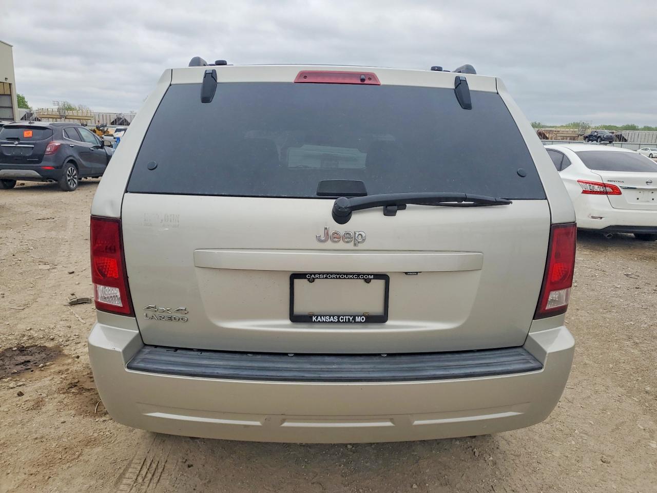 Jeep Grand Cherokee Laredo