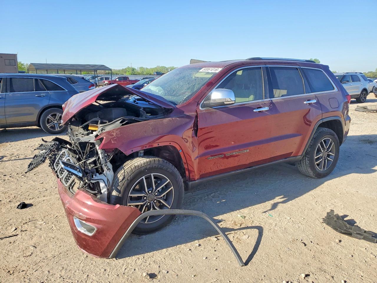 Salvage Jeep Grand Cherokee Image