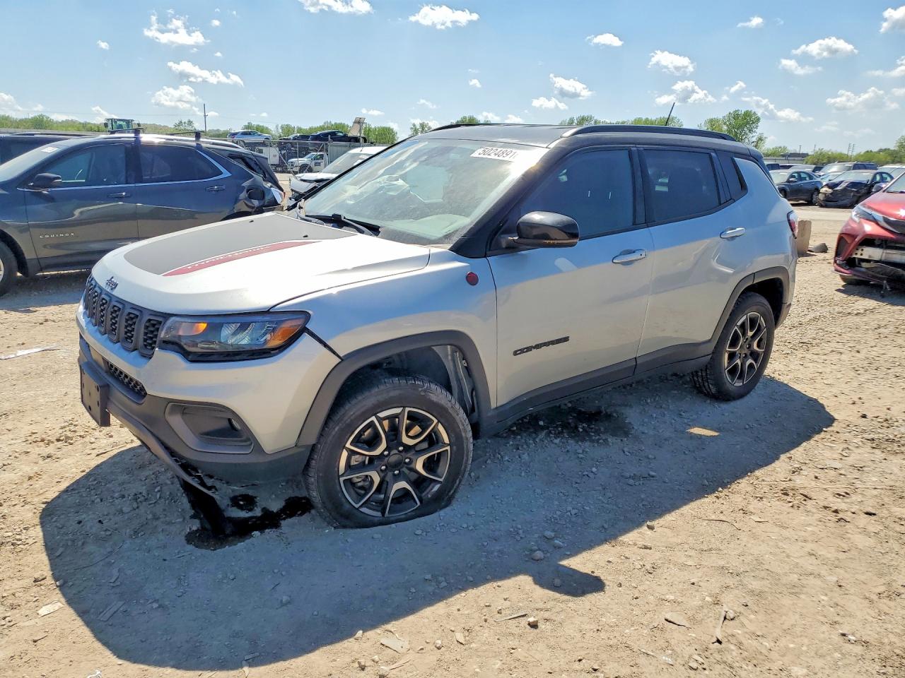 Salvage Jeep Compass Image
