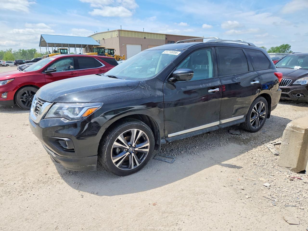Salvage Nissan Pathfinder Image