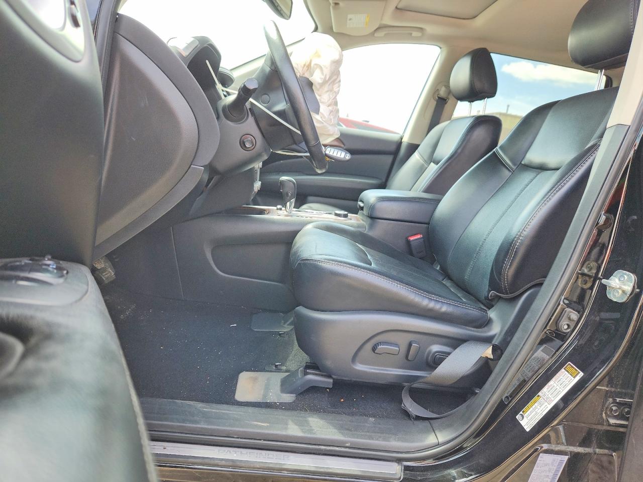 Nissan Pathfinder Platinum