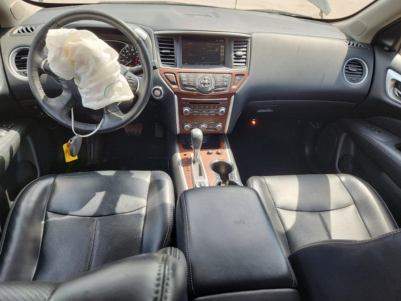 Nissan Pathfinder Platinum