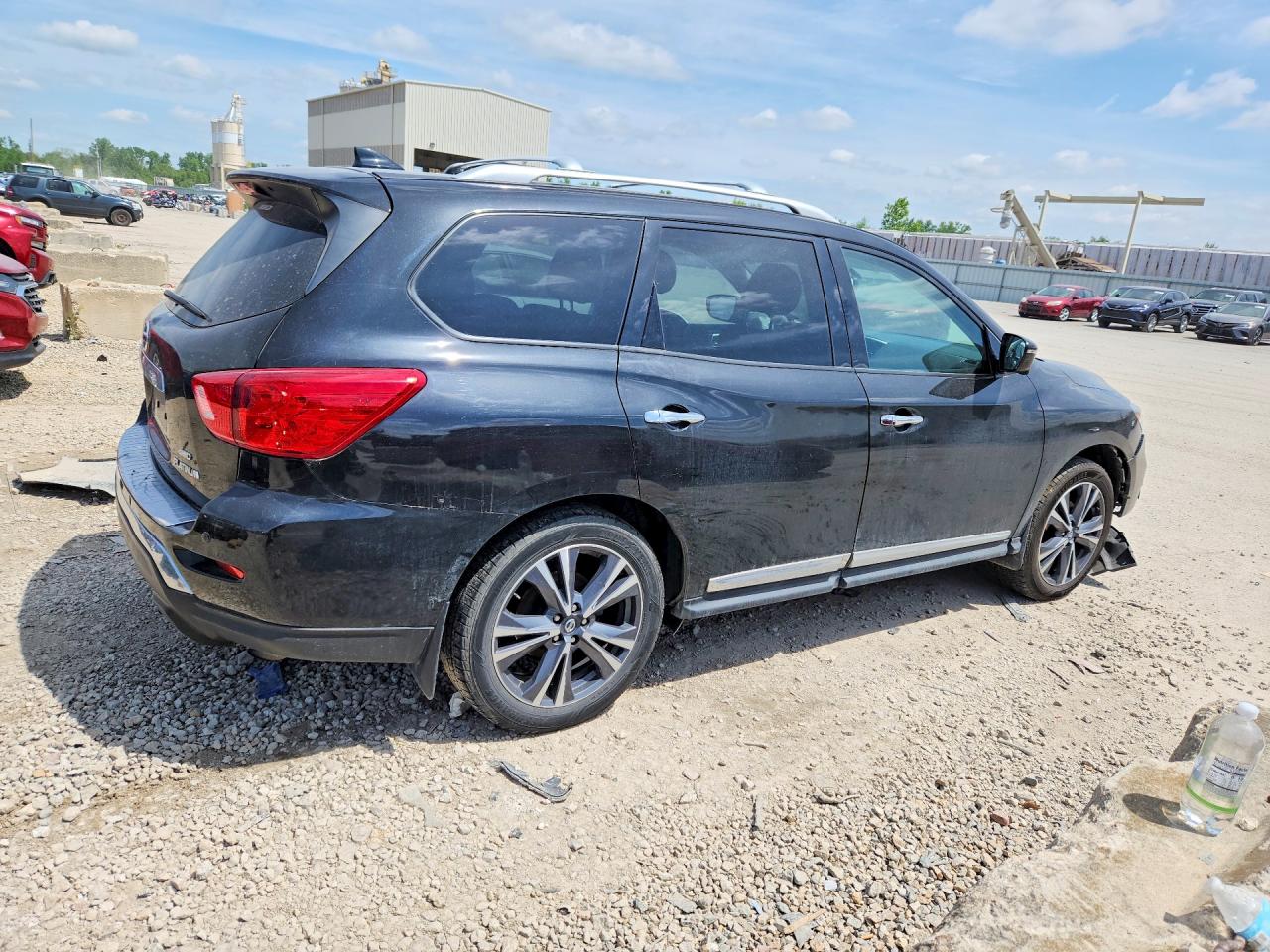 Nissan Pathfinder Platinum