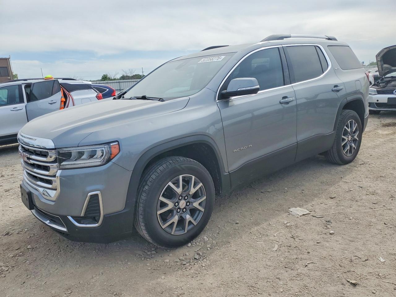 Salvage GMC Acadia Image