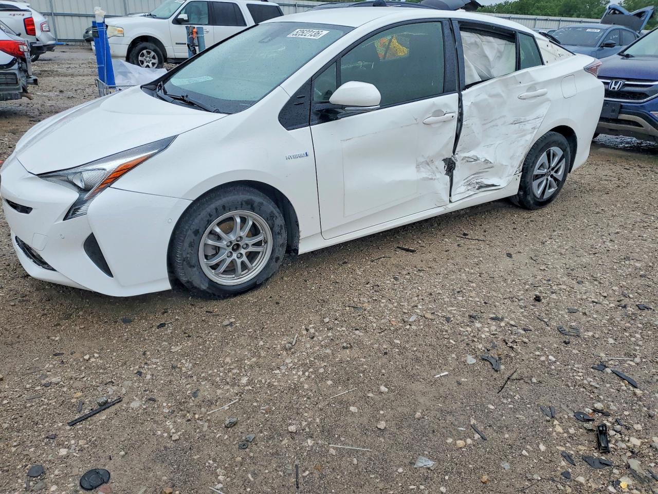 Salvage Toyota Prius Image