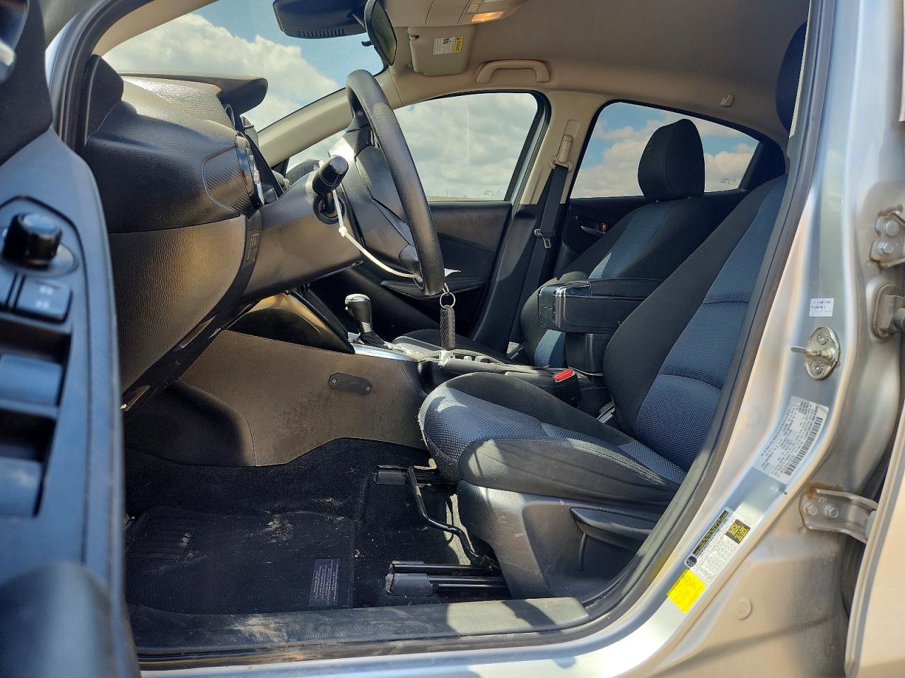 Toyota Yaris Base