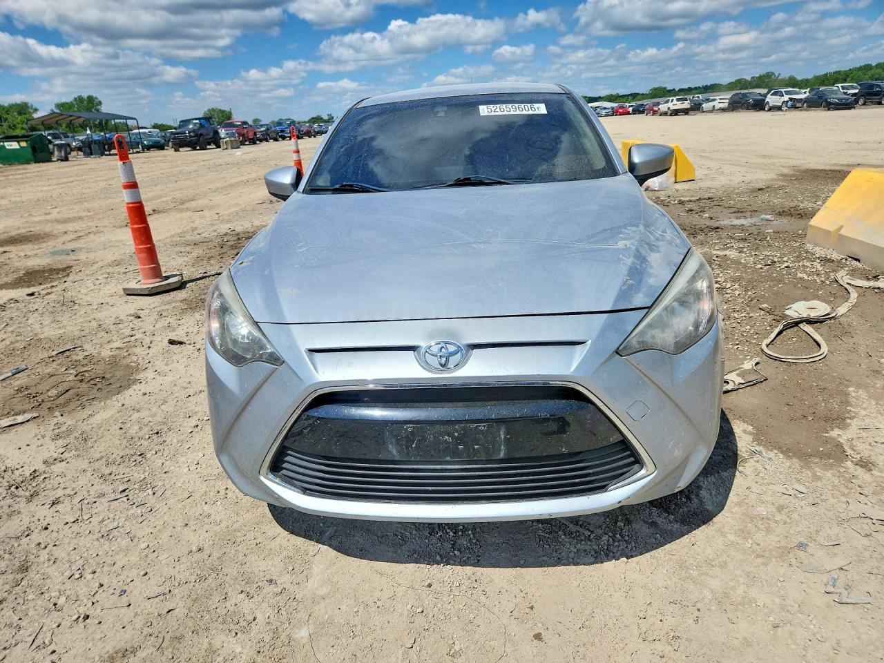Toyota Yaris Base