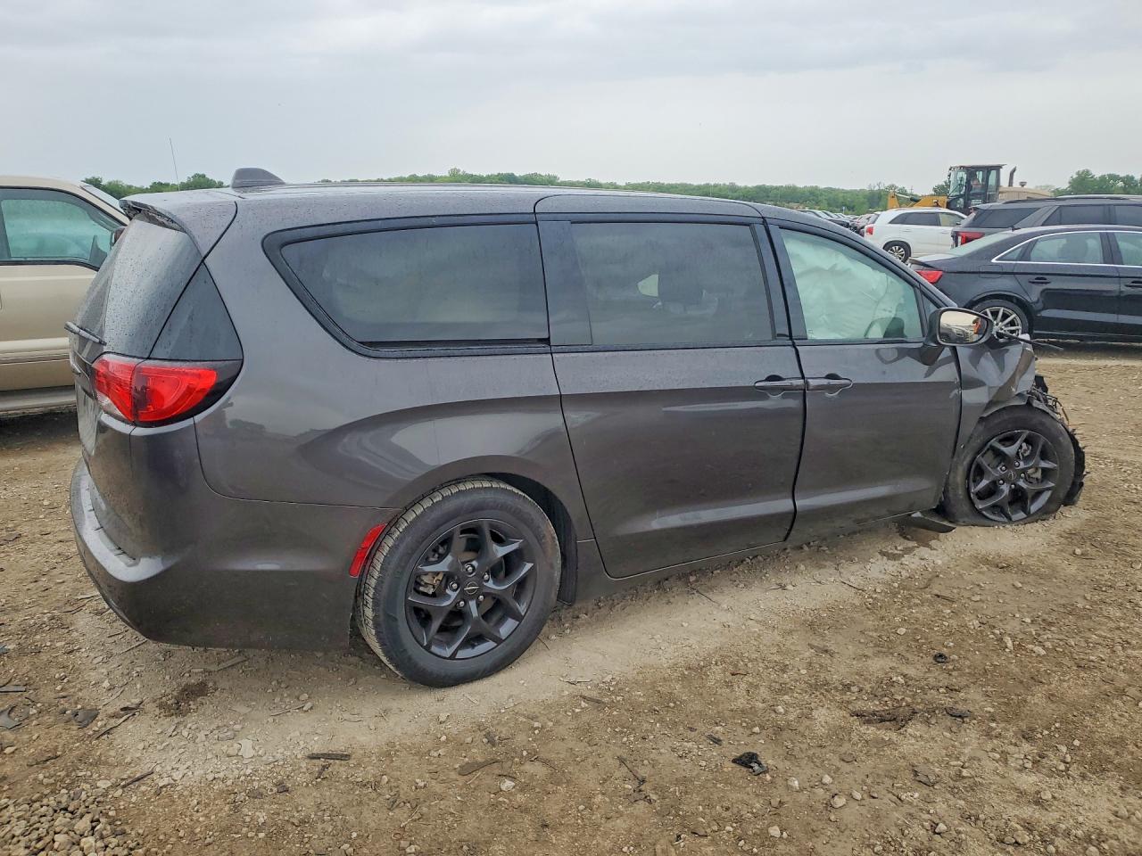 Chrysler Pacifica Touring Plus