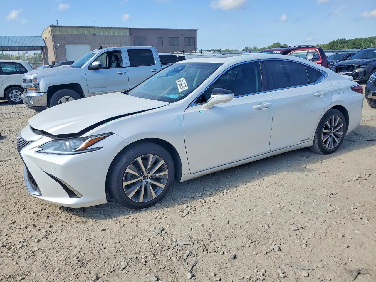 Salvage Lexus Es Image