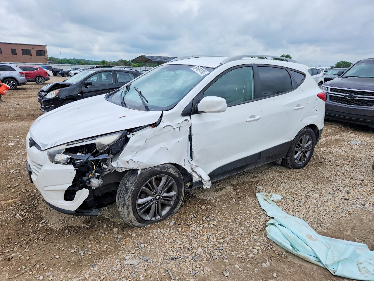 Salvage Hyundai TUCSON Image