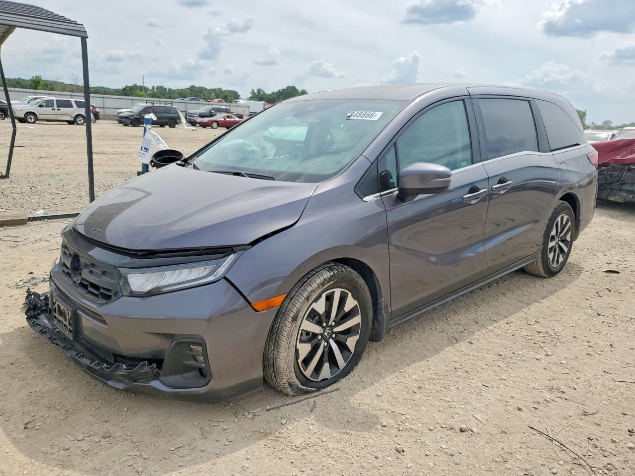 Salvage Honda Odyssey Image