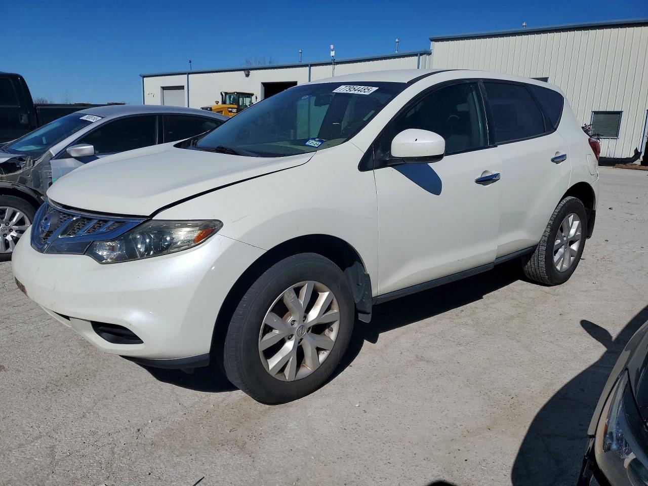 Salvage Nissan Murano Image