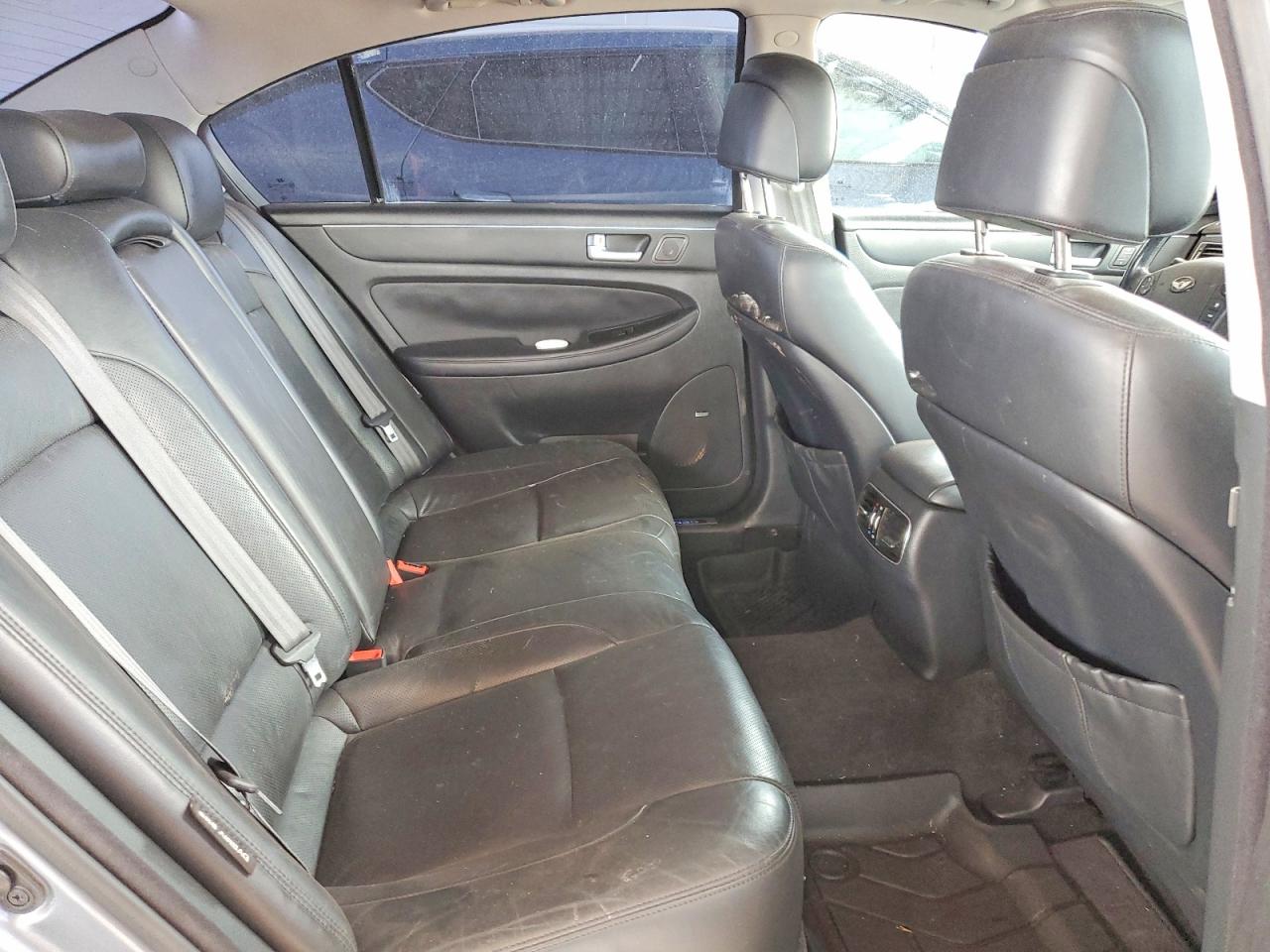 Hyundai Genesis 5.0l