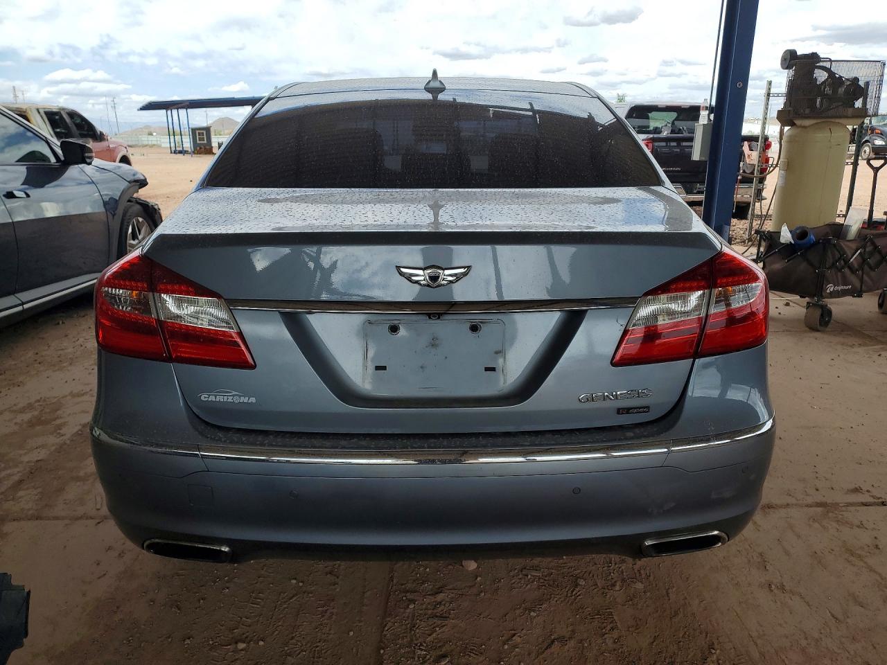 Hyundai Genesis 5.0l