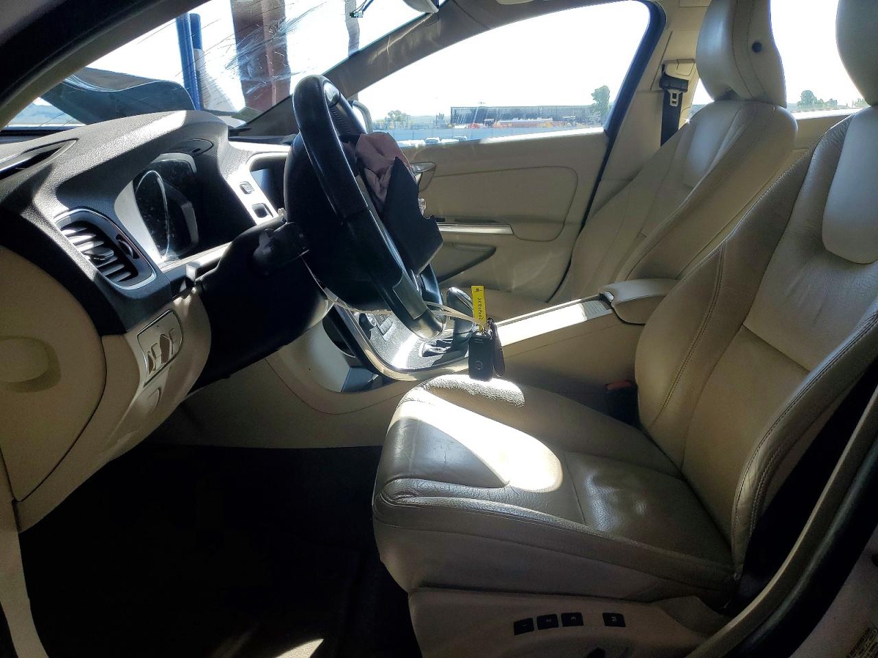 Volvo S60 T5
