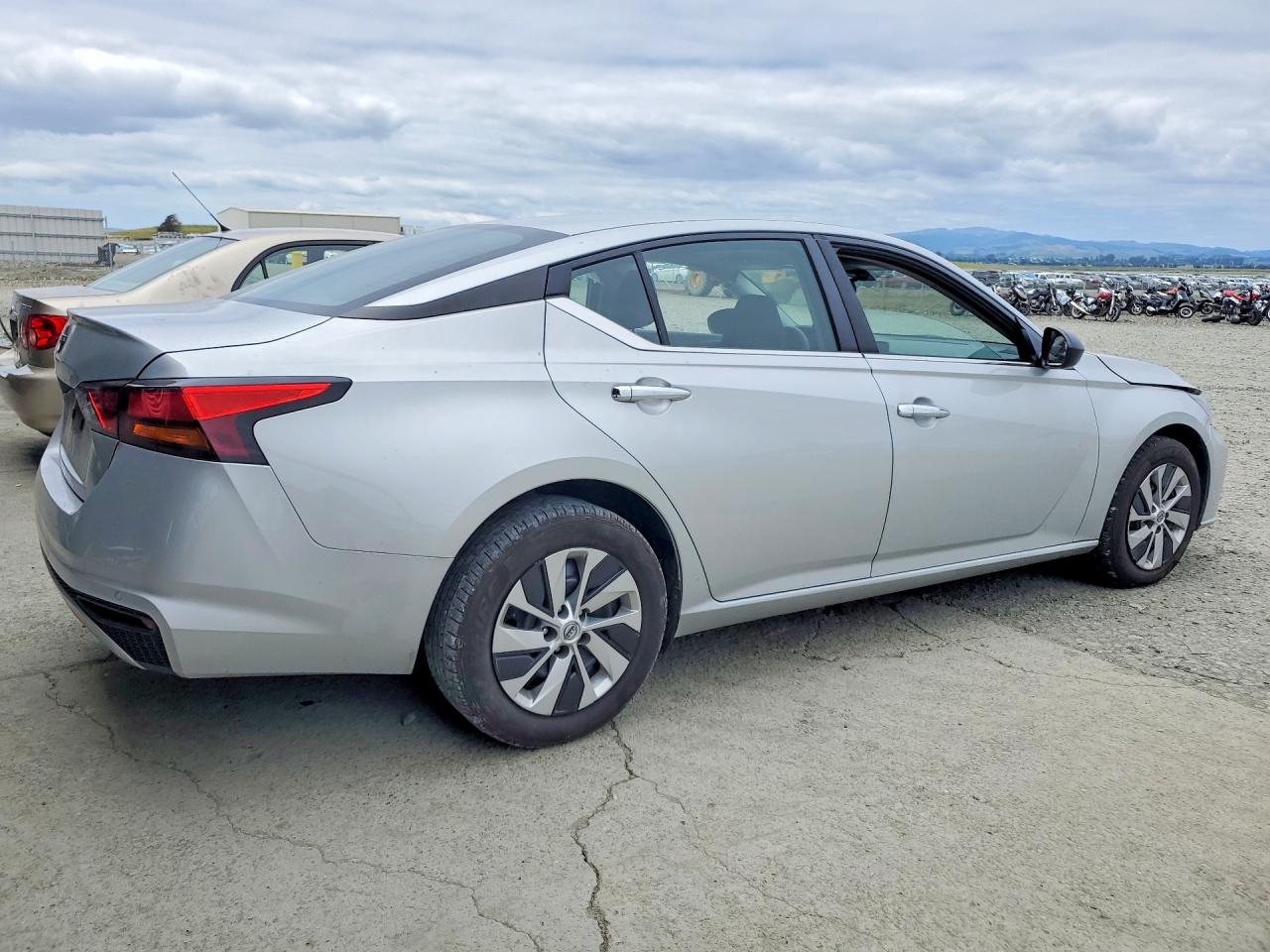 Nissan Altima S