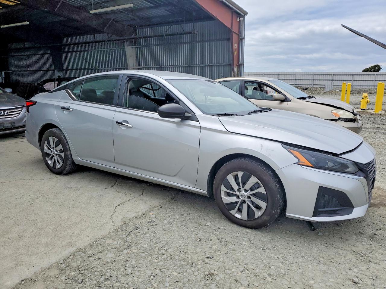 Nissan Altima S