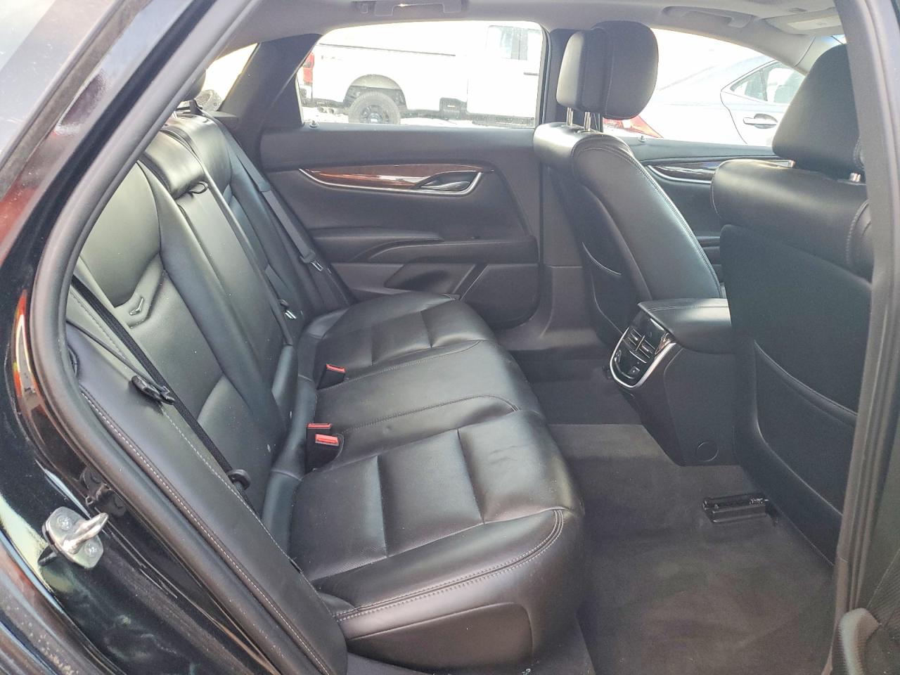 Cadillac XTS Luxury Collection