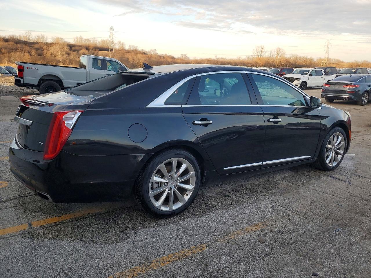 Cadillac XTS Luxury Collection