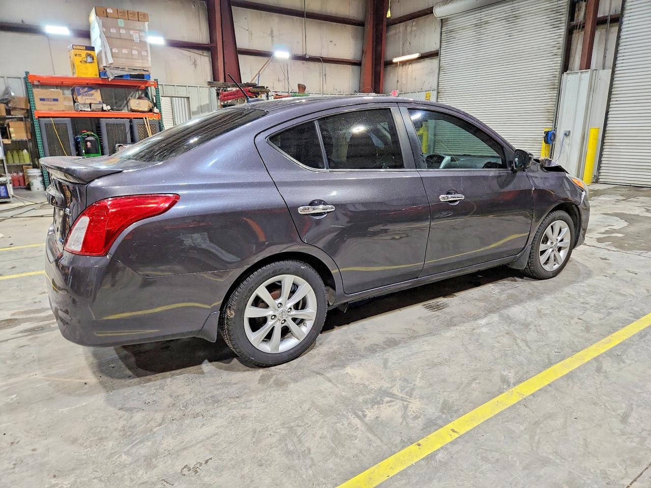 Nissan Versa S