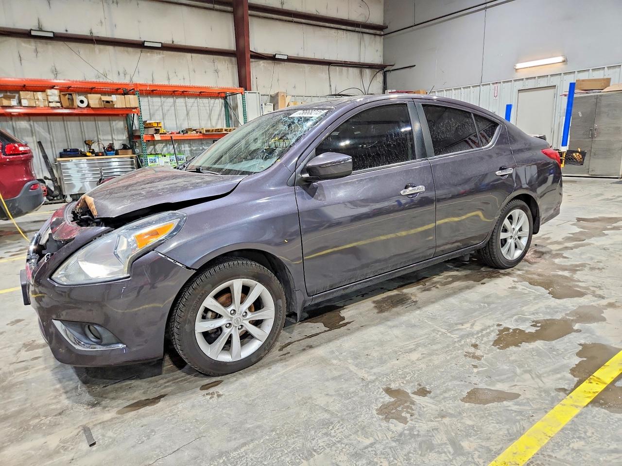 Salvage Nissan Versa Image