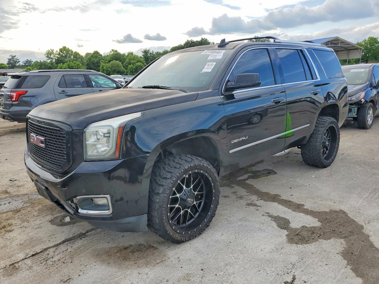 Salvage GMC Yukon Image