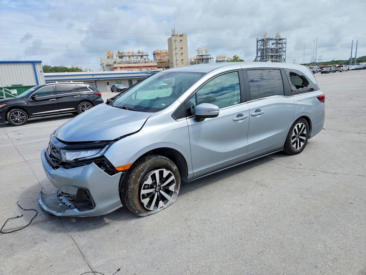 Salvage Honda Odyssey Image
