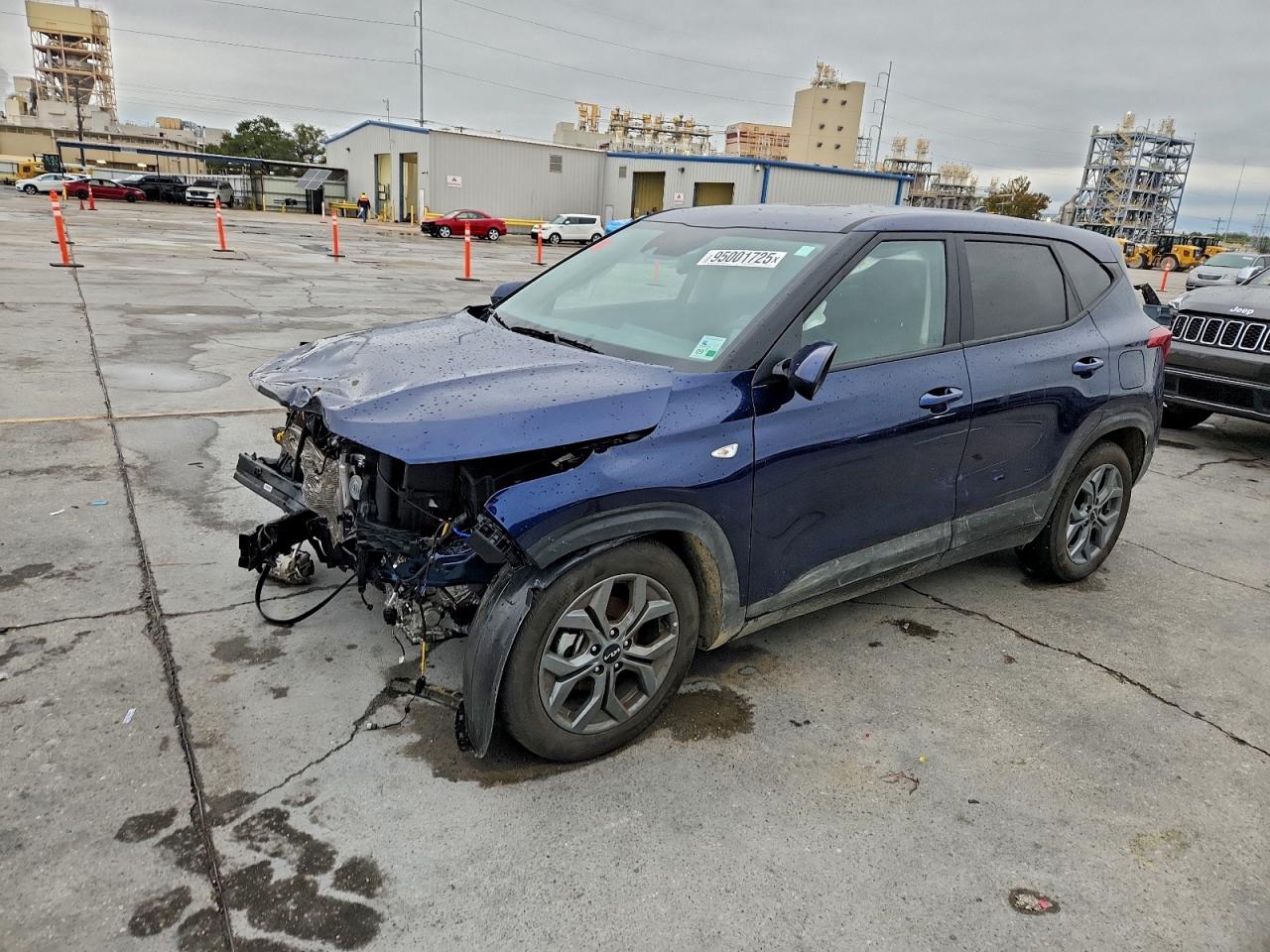 Salvage Kia Seltos Image