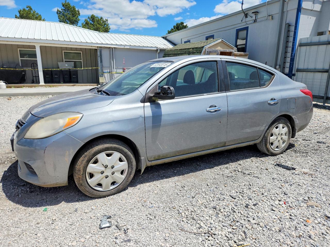 Salvage Nissan Versa Image