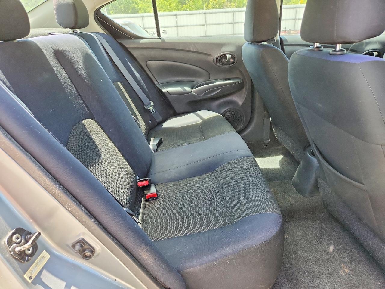 Nissan Versa 1.6 S