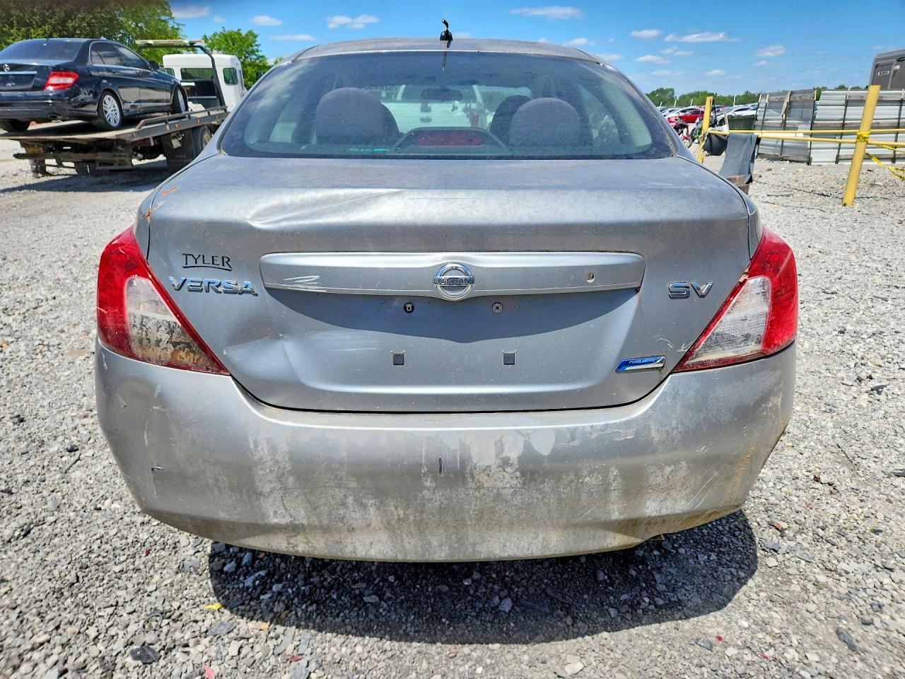 Nissan Versa 1.6 S