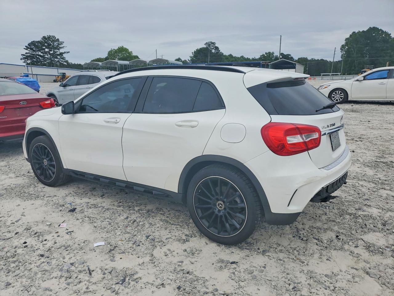 Mercedes-Benz GLA 250