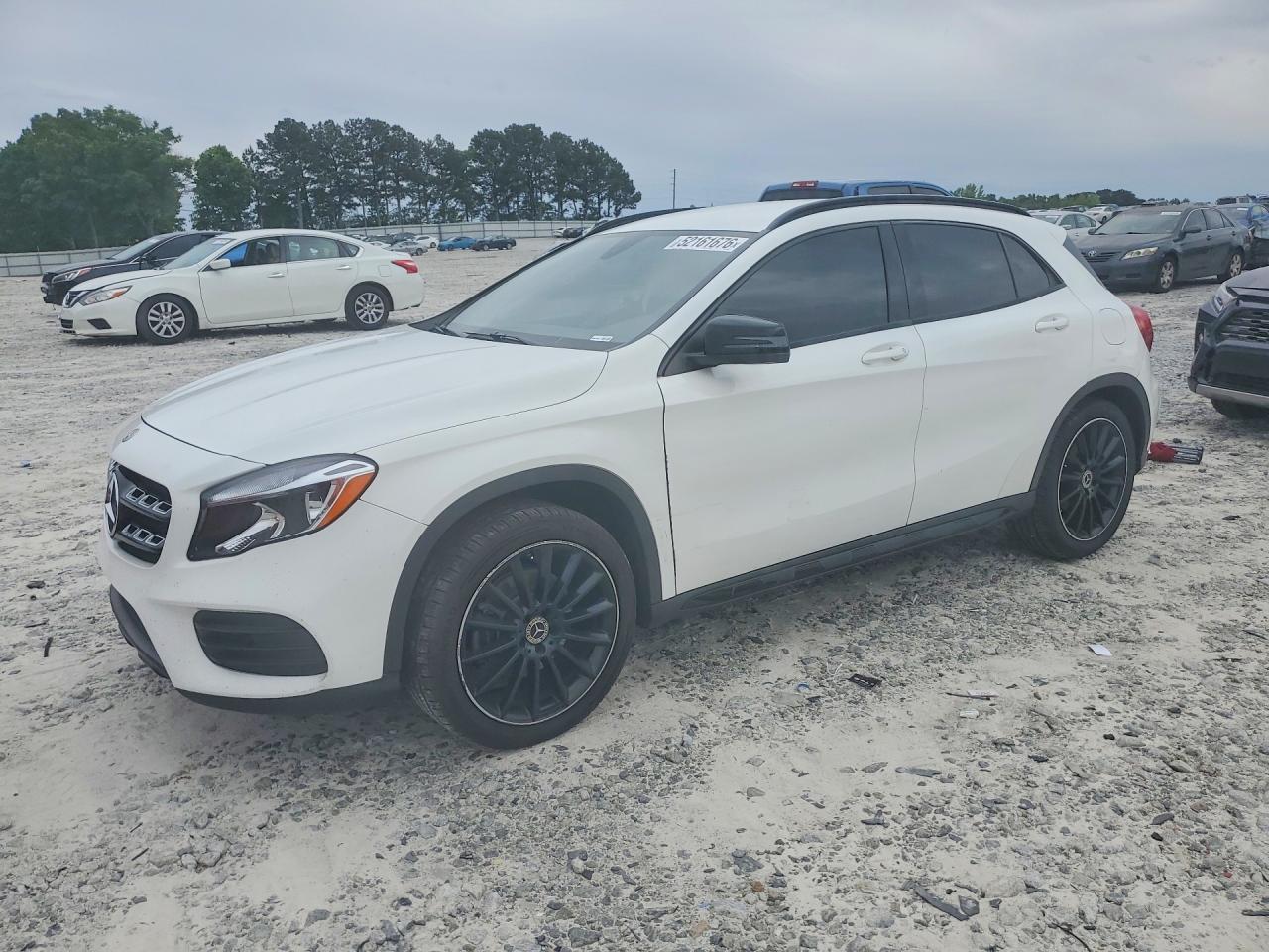 Salvage Mercedes-Benz GLA Image