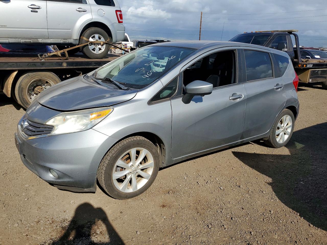 Salvage Nissan Versa Image