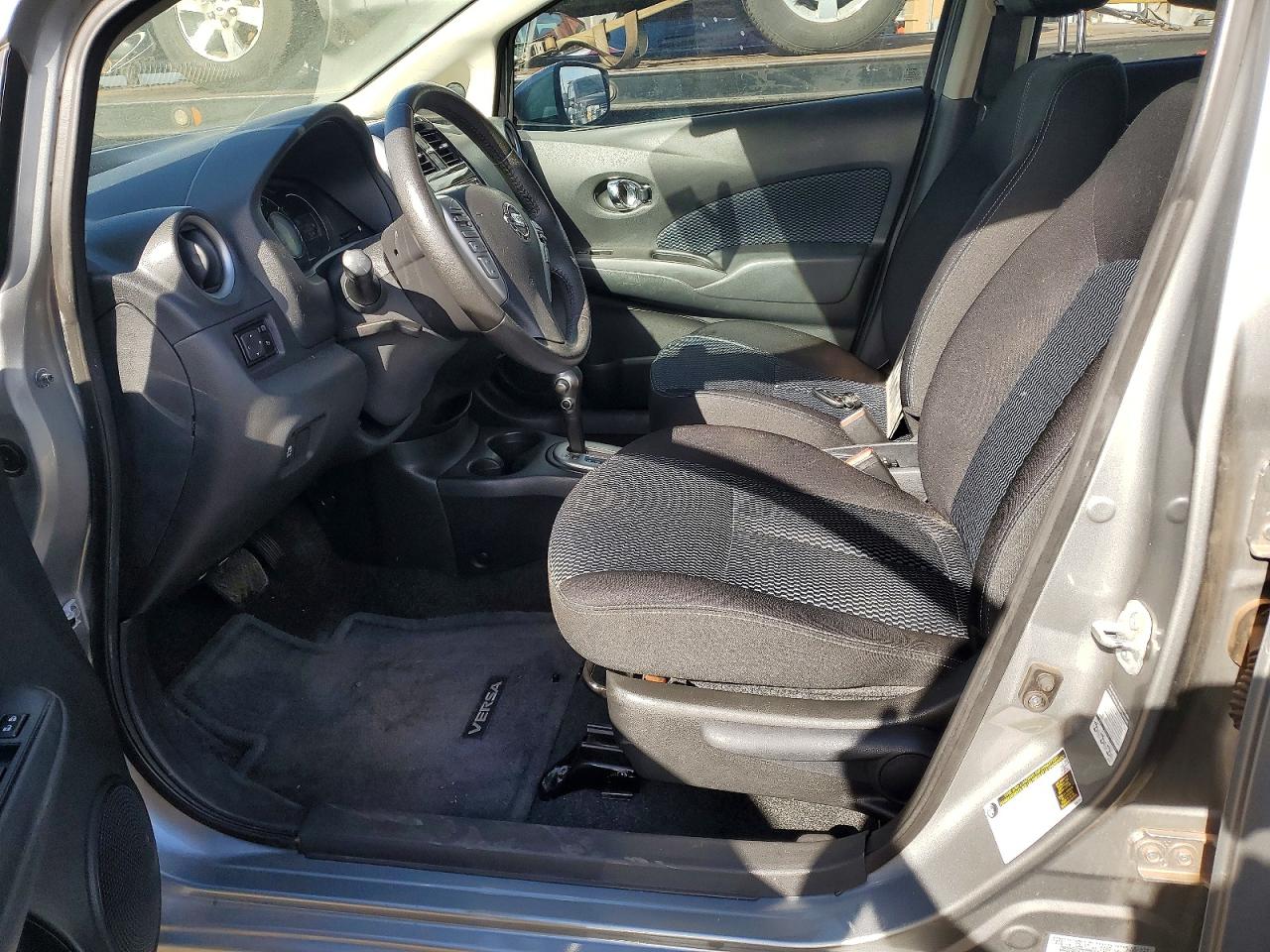 Nissan Versa S