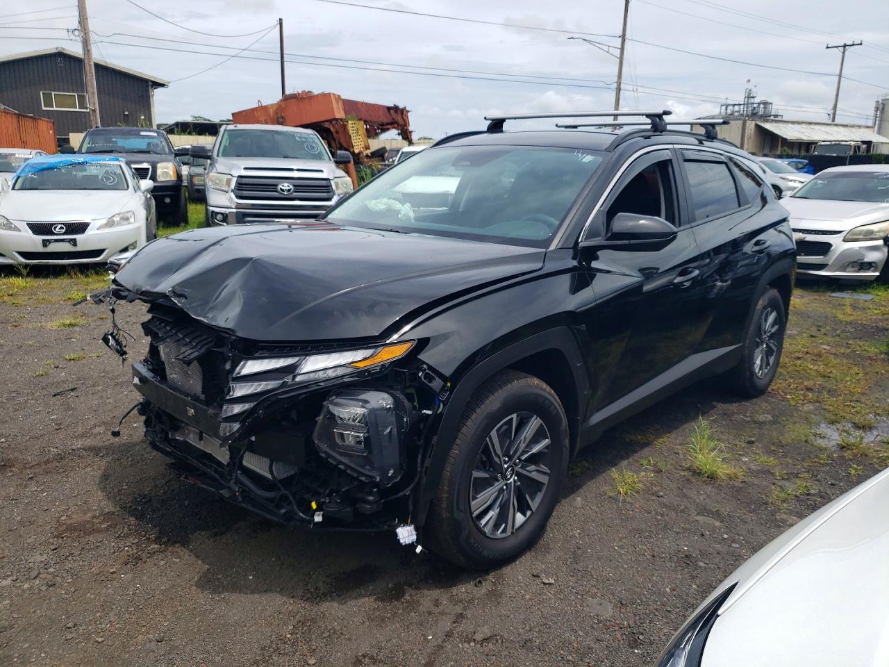Salvage Hyundai TUCSON Image