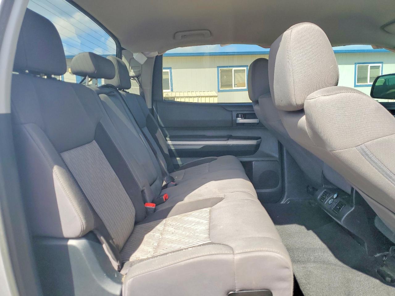 Toyota Tundra Crewmax Sr5