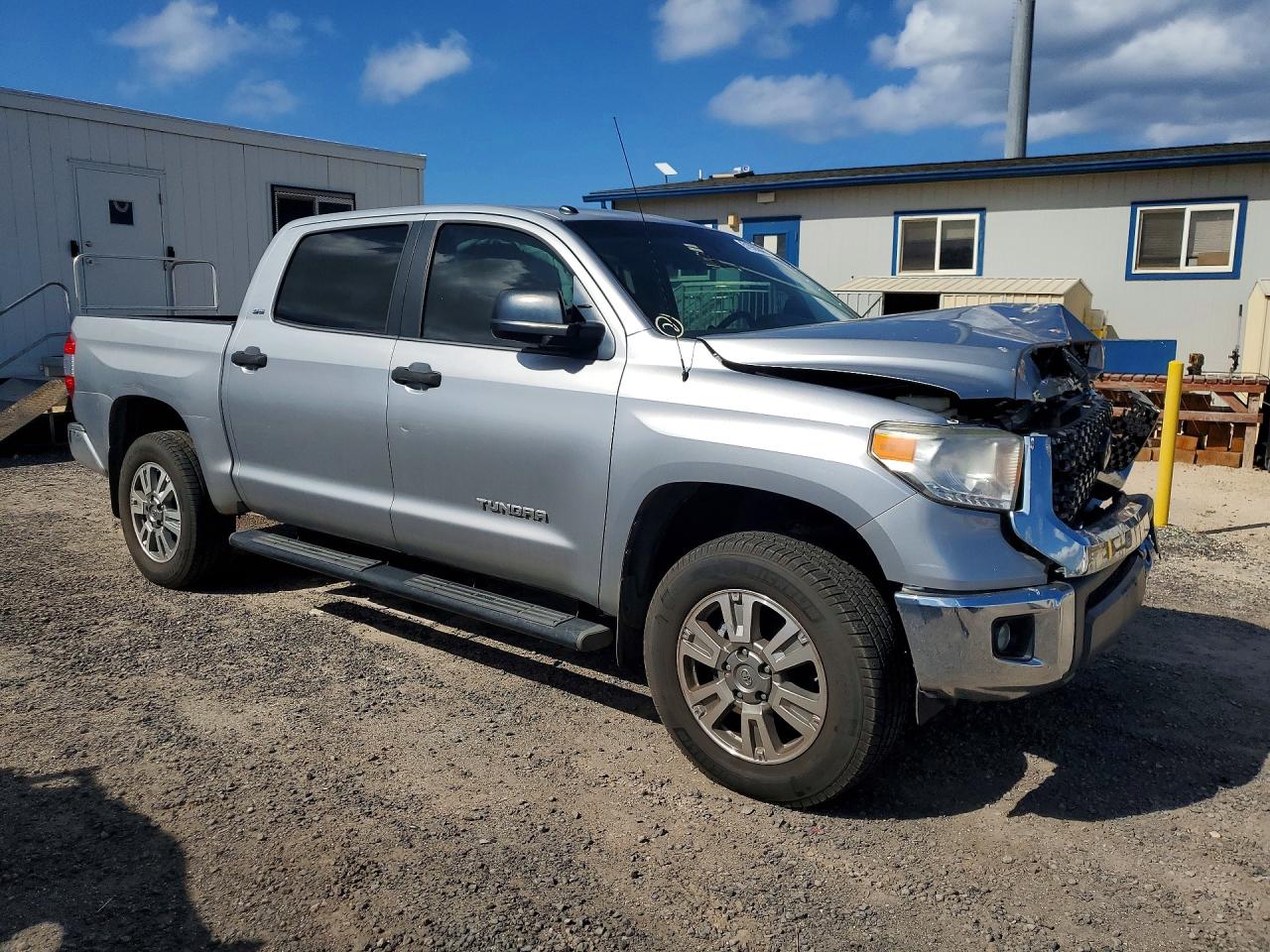Toyota Tundra Crewmax Sr5