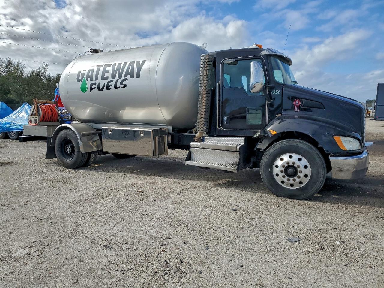 Salvage Kenworth Constructi Image
