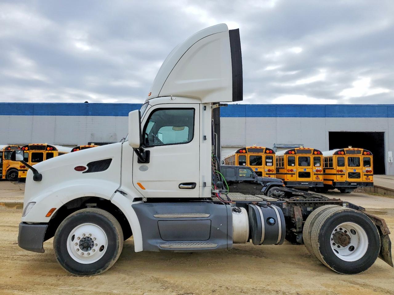 Peterbilt 579