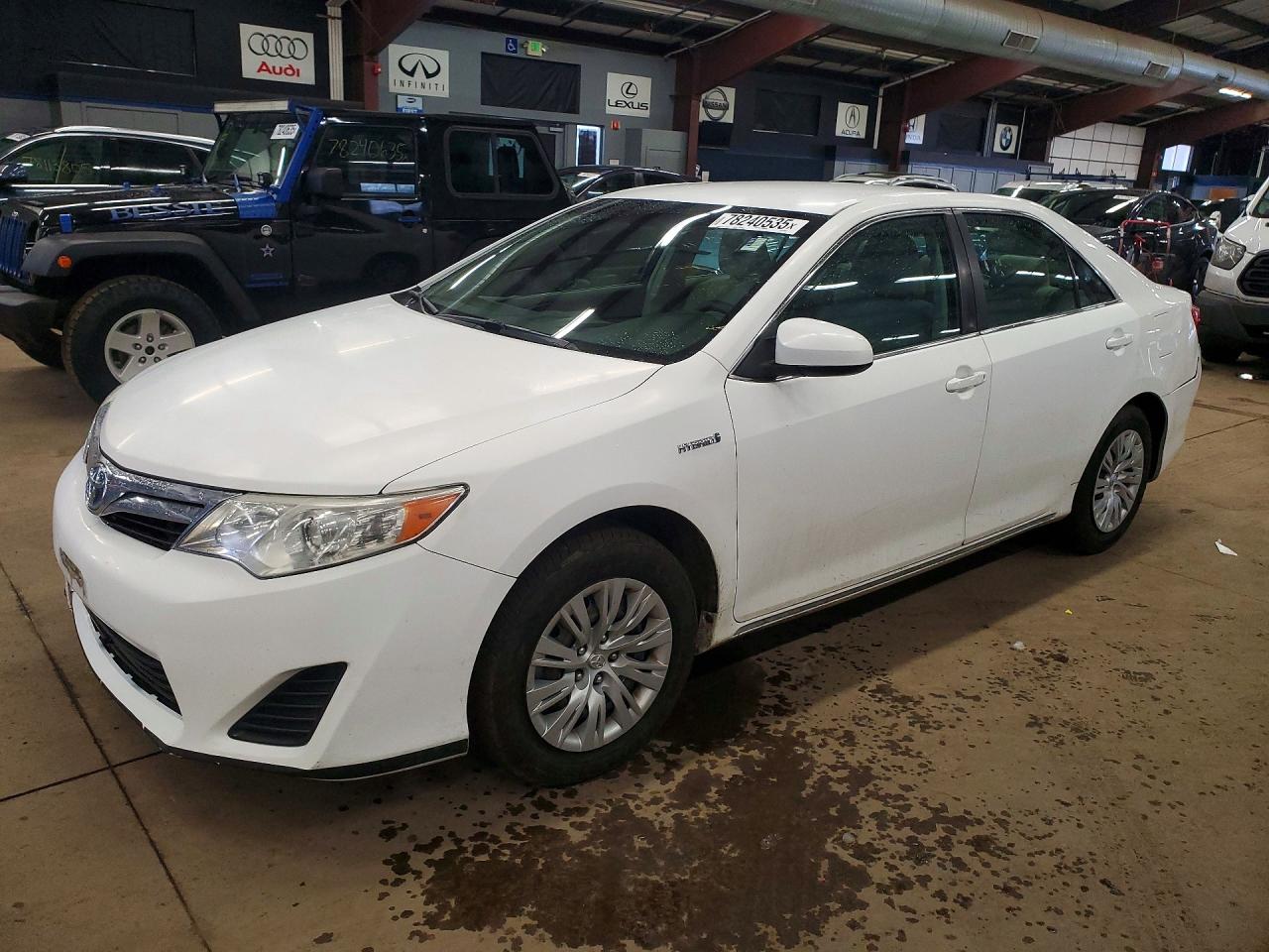 Salvage Toyota Camry Image