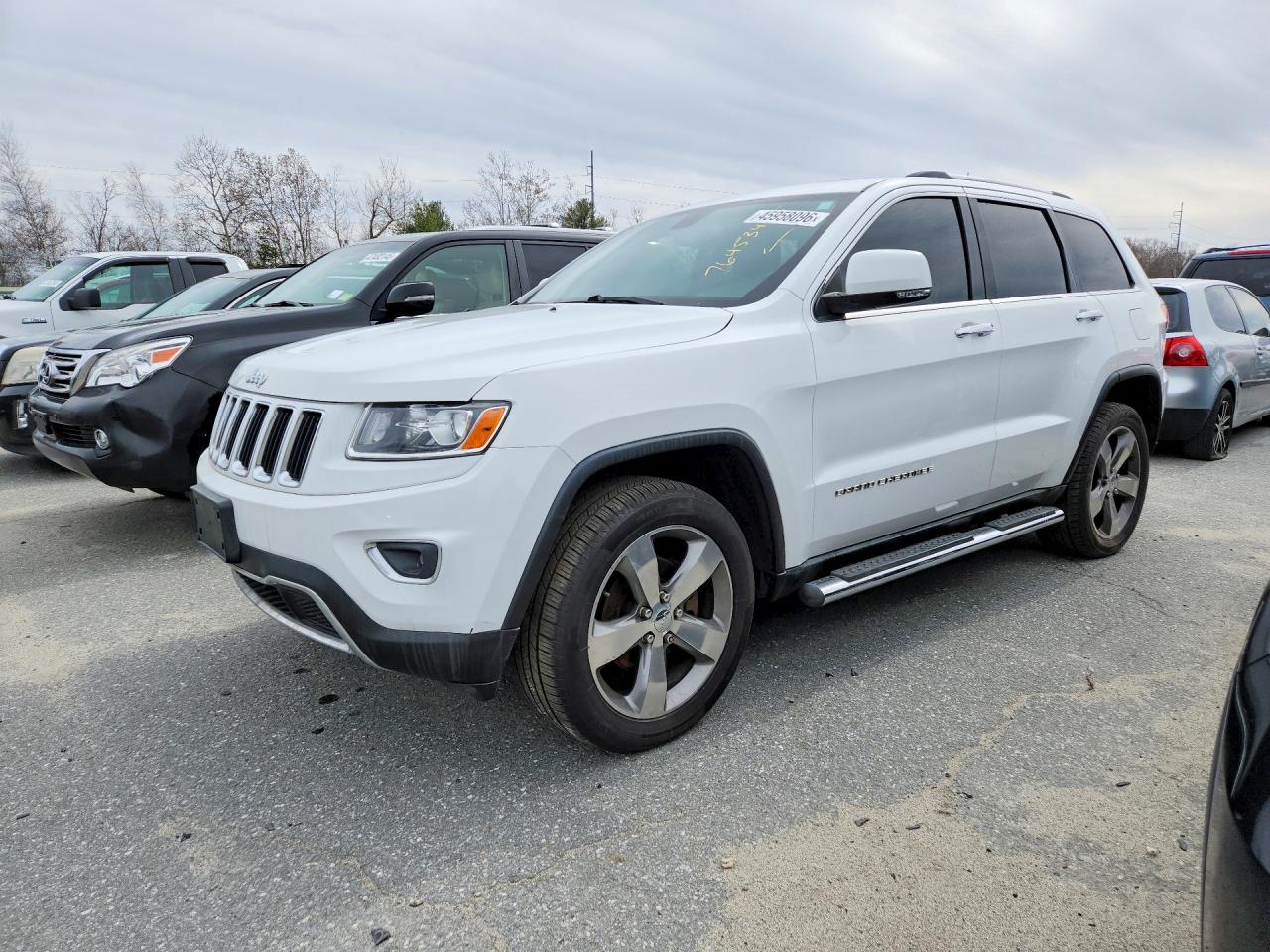 Salvage Jeep Cherokee Image