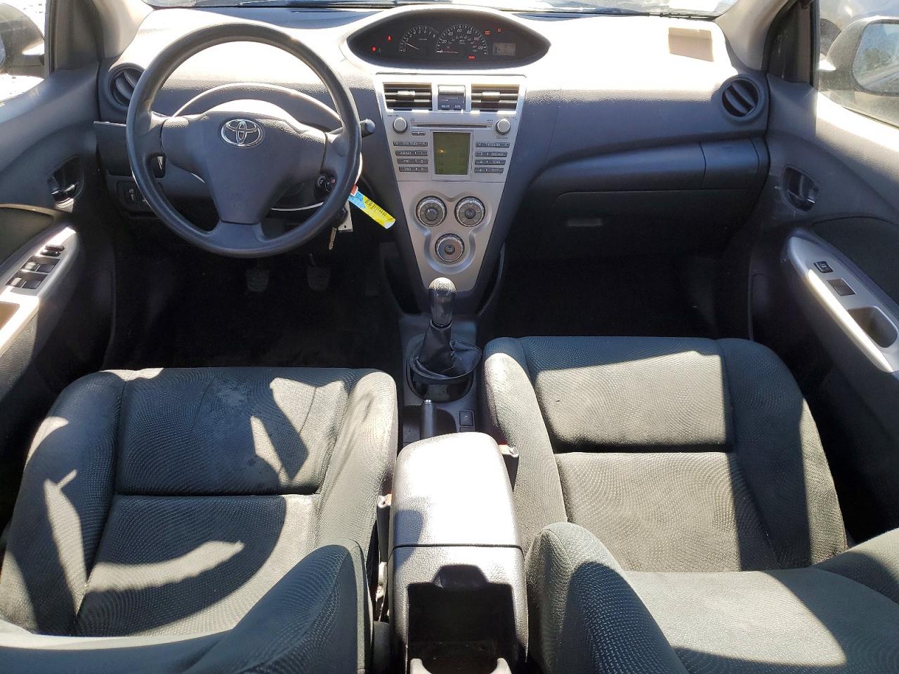 Toyota Yaris Base