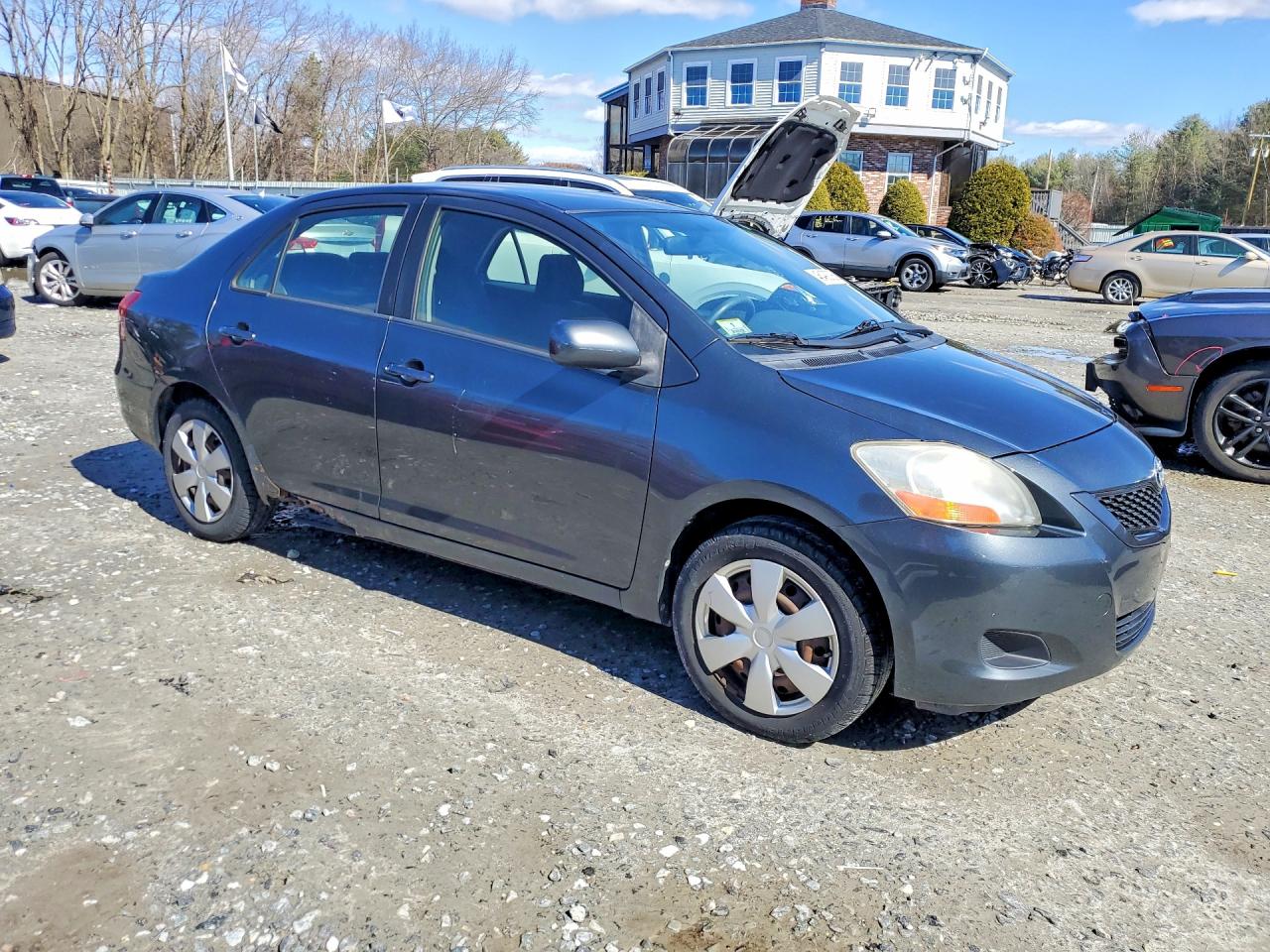 Toyota Yaris Base
