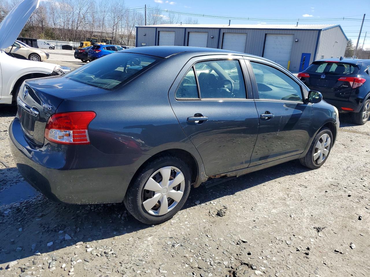 Toyota Yaris Base