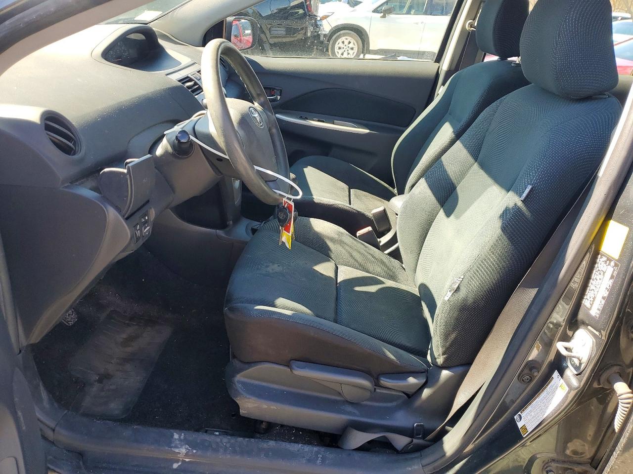 Toyota Yaris Base